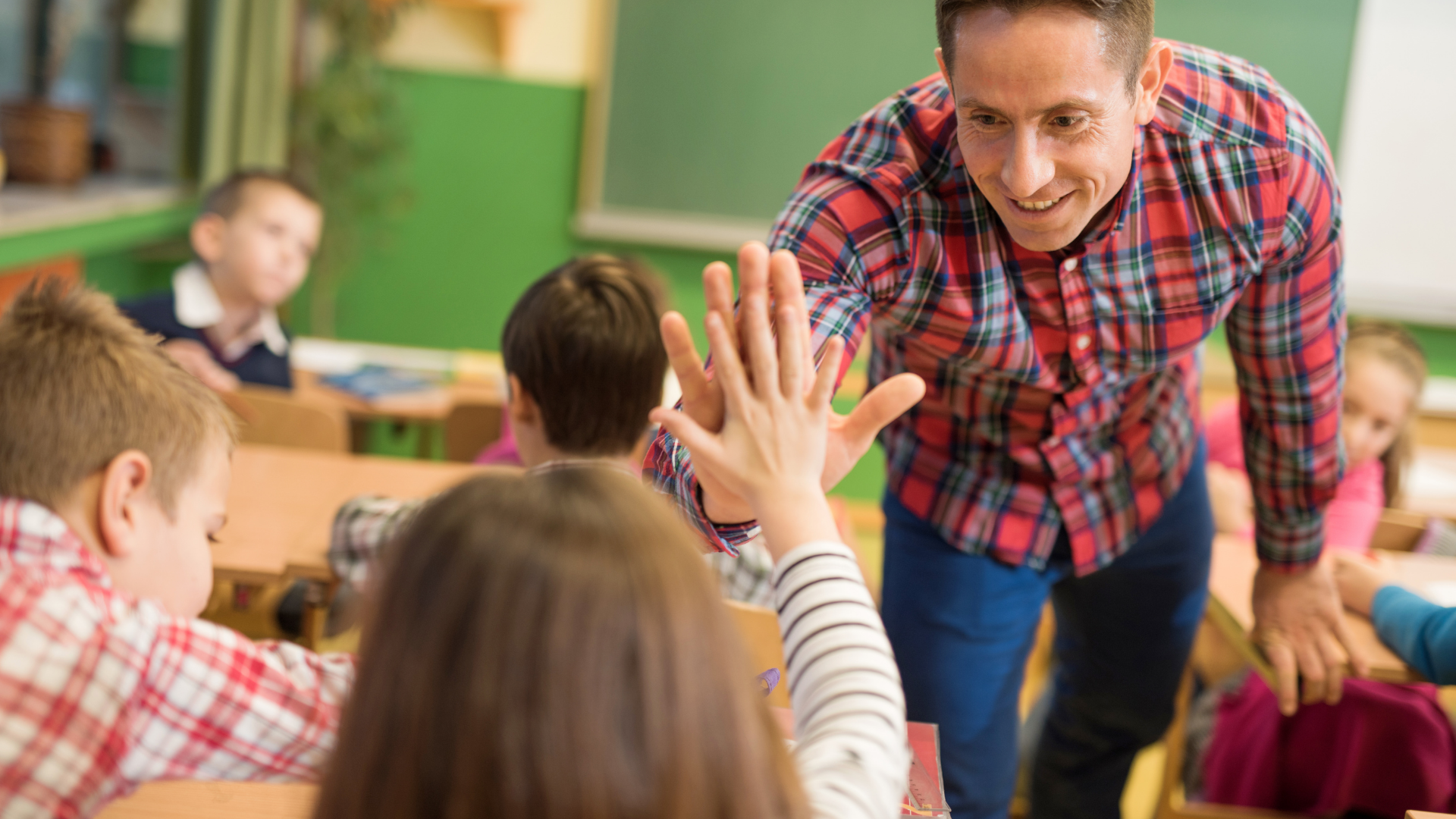 4 Ways to Build Positive Relationships with Students